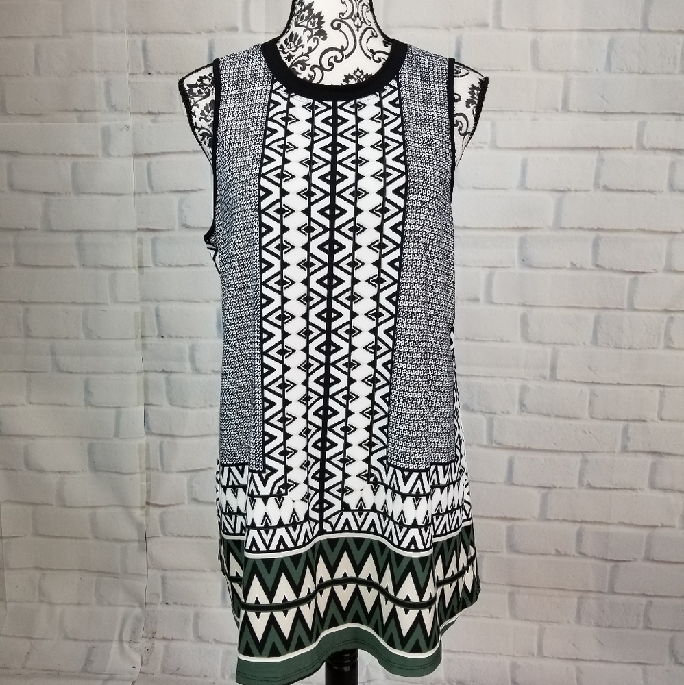 A B Studio sz L stretch knit sleeve top geo print